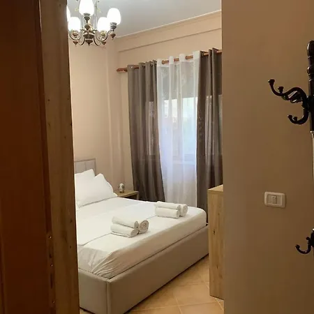 Apartment Roar Golem (Tirana)