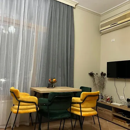 Roar Apartment *