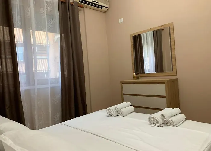 Roar Apartamento Golem (Tirana)