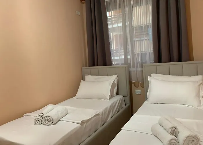 Roar Apartamento Golem (Tirana)